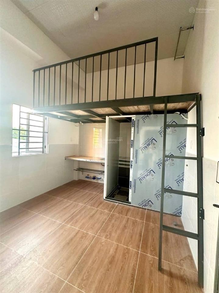 Nhà 2 tầng  110m2  xe tải đậu cổng  thu nhập 20tr/th  hoàn công đầy đủ  chỉ 4ty2