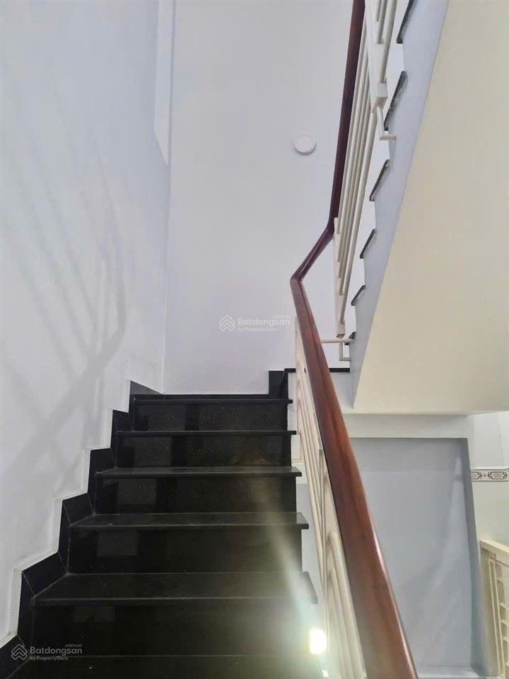 Nhà bè nhà 3tầng 99m2 xe tải vivu shr hoancong đầy đủ lê văn lương nhà bè
