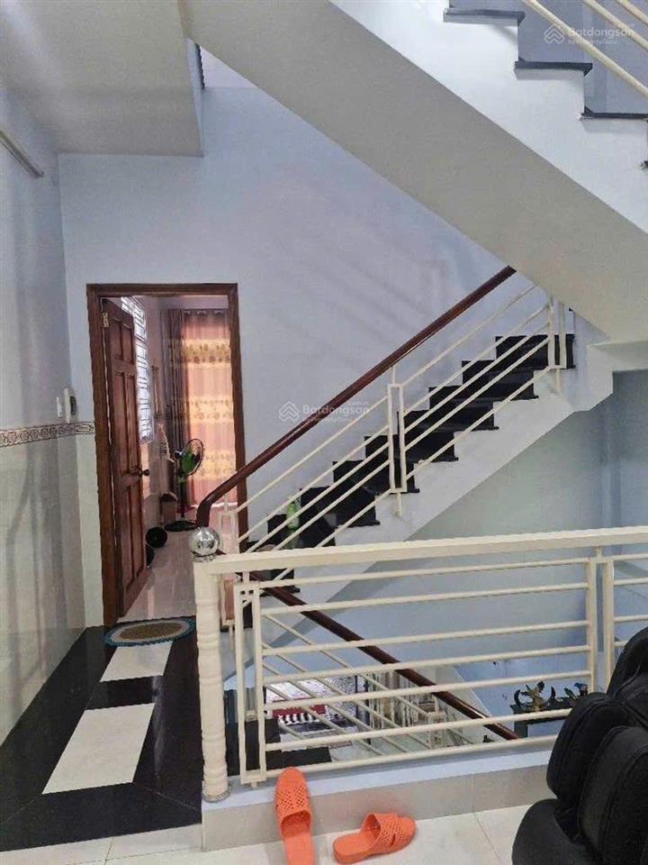Nhà bè nhà 3tầng 99m2 xe tải vivu shr hoancong đầy đủ lê văn lương nhà bè