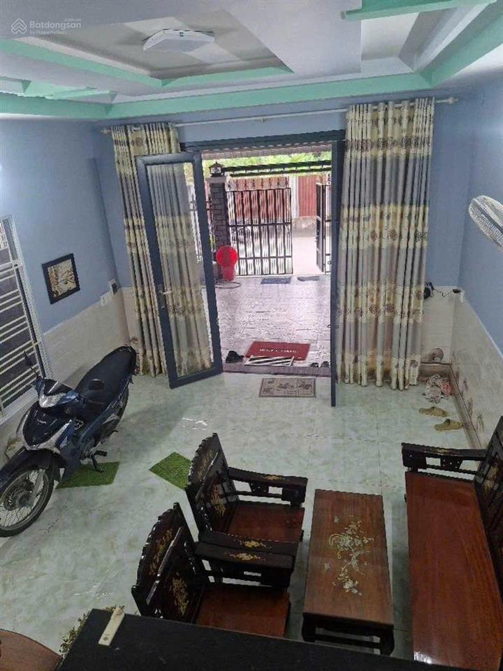 Nhà bè nhà 3tầng 99m2 xe tải vivu shr hoancong đầy đủ lê văn lương nhà bè
