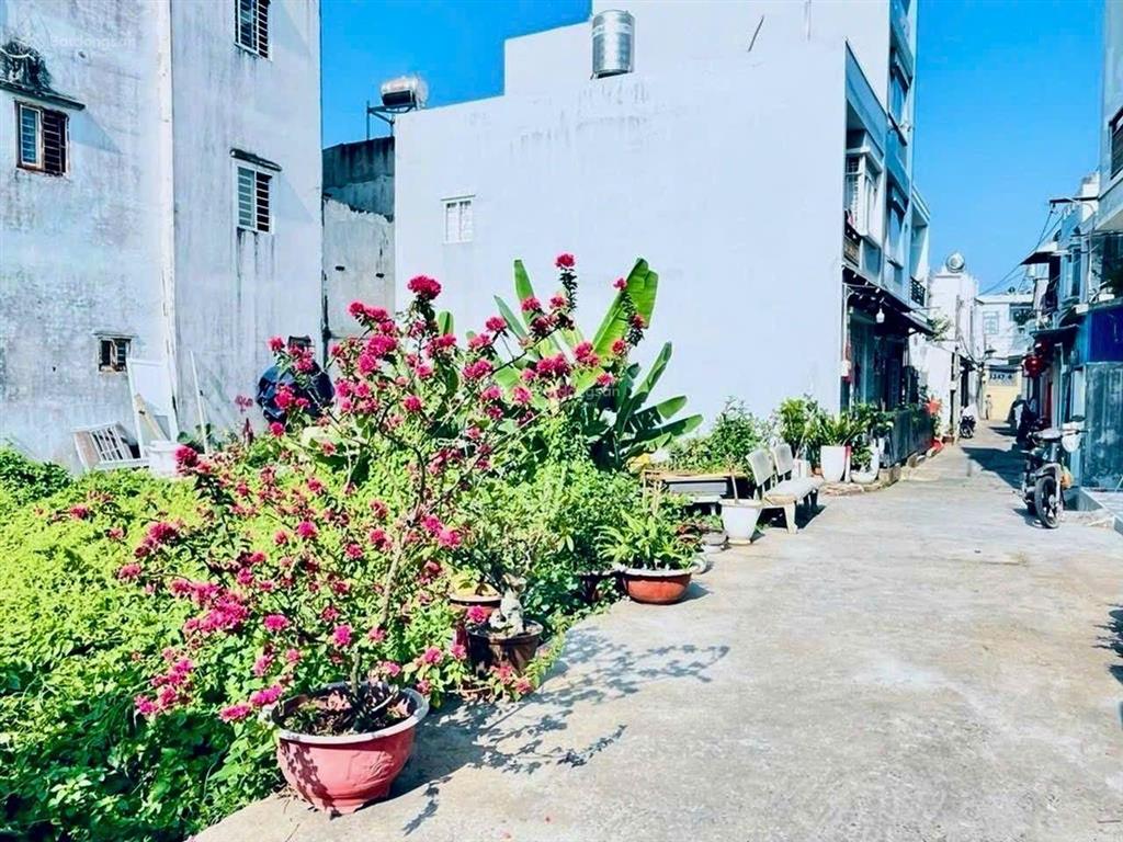 Phú thuận quận 7 60m2 đất thổ nở hậu 5m xây dựng tự do chỉ 4ty3