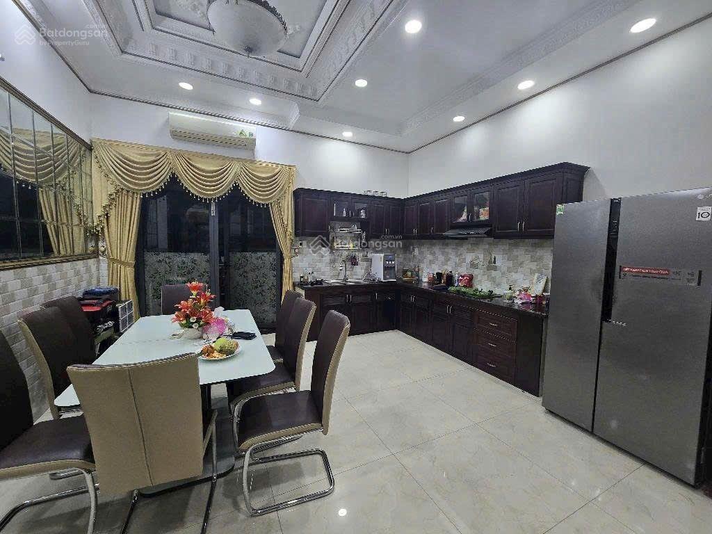 Mặt tiền đường dương cát lợi 126m2 4tầng ngang nở hậu 5.2m hoan công đầy đủ chỉ 11ty4