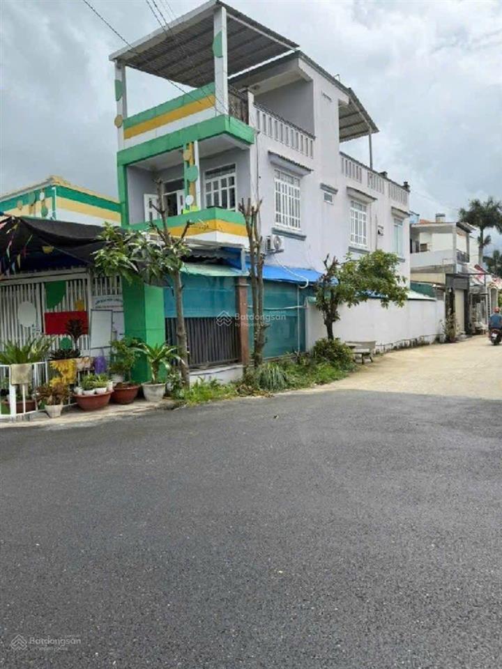 Nhà 2 mặt tiền kd  đường 20m  135m²  3 tầng  t.nhập 14tr/th  chỉ 6ty950  nhà bè