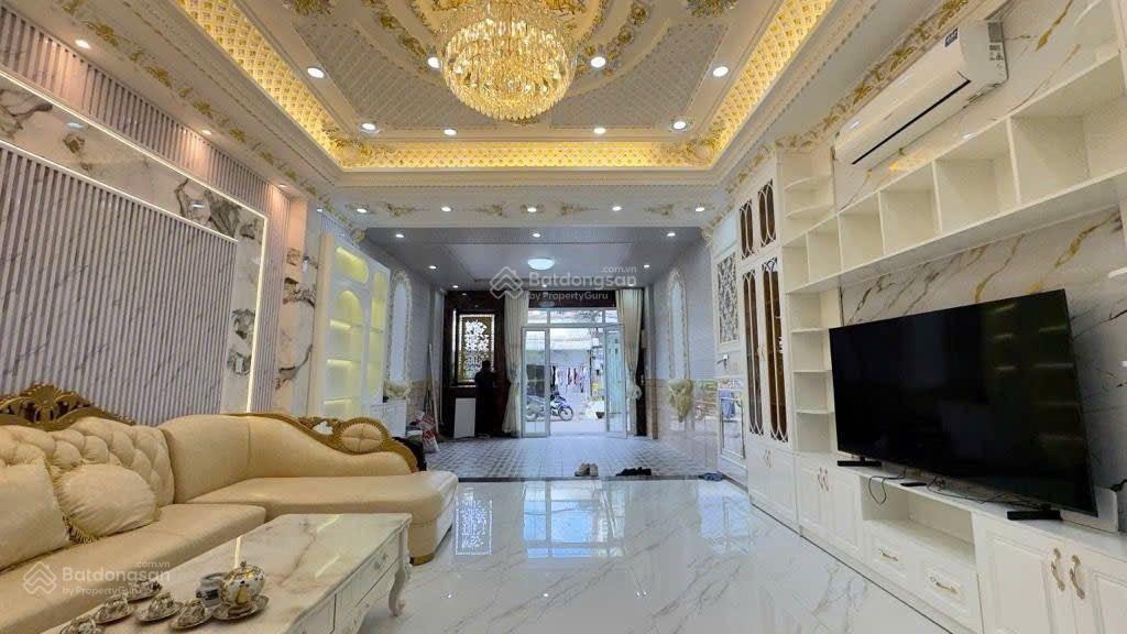 Tt nhà bè  95m²  3 tầng  gara ô tô  full nội thất  giảm hơn 1 tỷ chỉ còn 8,1 tỷ