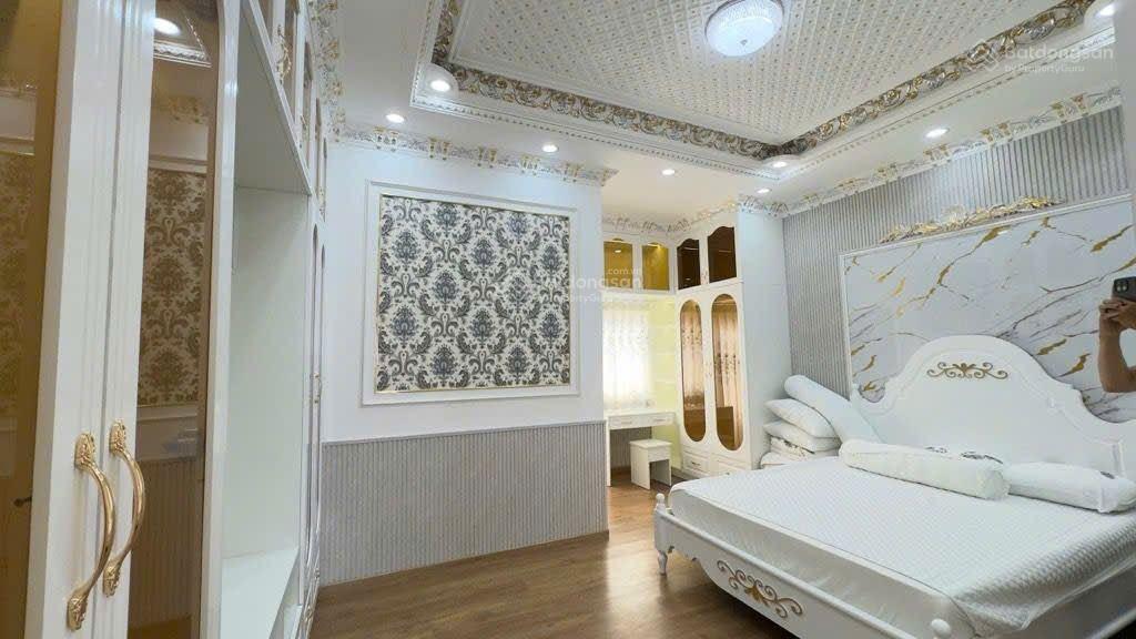 Tt nhà bè  95m²  3 tầng  gara ô tô  full nội thất  giảm hơn 1 tỷ chỉ còn 8,1 tỷ
