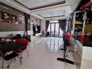 Nhà bè  3 tầng  đường xe tải 8m  93m²  gara ô tô  hoàn công đầy đủ  chỉ 5ty9