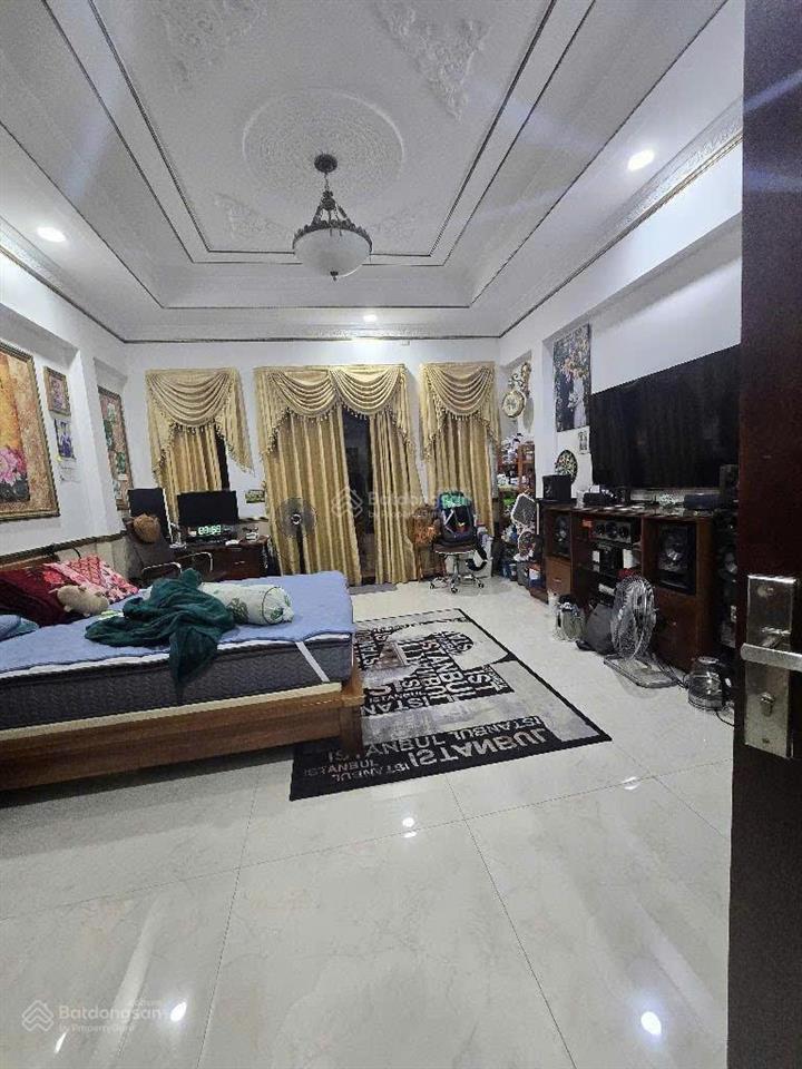 Nhà bè  3 tầng  đường xe tải 8m  93m²  gara ô tô  hoàn công đầy đủ  chỉ 5ty9