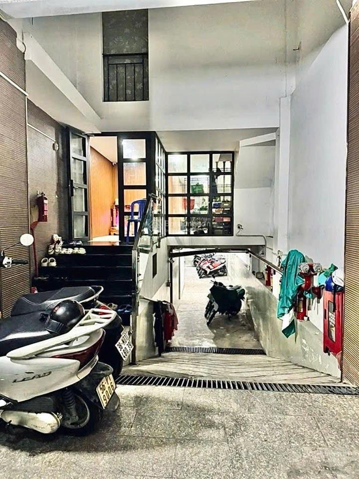 Thở gấp  bán toà chdv 7 tầng  lý thường kiệt, thành mỹ  110m2, hxh tránh  nhỉnh 20tỷ