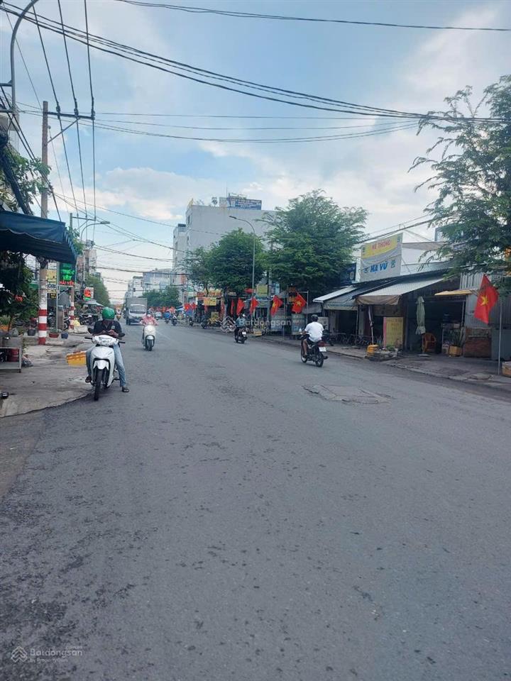 Bán mtkd sầm uất p. tân sơn, ngay hoàng bật đạt  gần 110m2, 5 tầng, ngang gần 5m  hơn 13tỷ