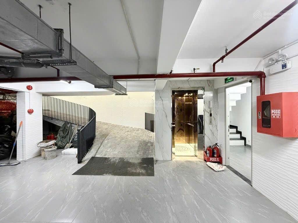 Bán chdv 7 tầng  mt đường  ngay tân hương, độc lập  150m2, ngang 8m  34tỷ