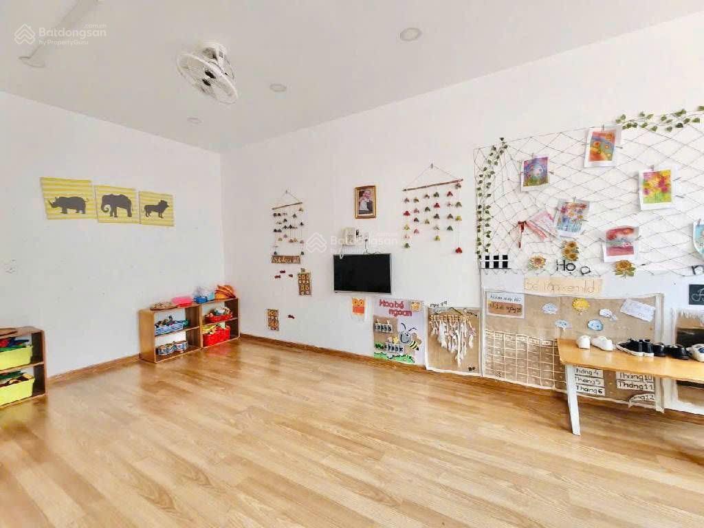 Hiếm  lô góc, mt khu phan xích long, đường hoa  120m2, ngang 6m, 5 tầng cho thuê  27.8 tỷ