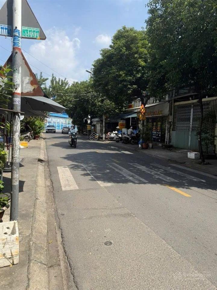 Mtkd nhộn nhịp, gần giao lộ  khu tân sơn nhì, gần âu cơ  gần 410m², ngang lớn 9m  hơn 44 tỷ