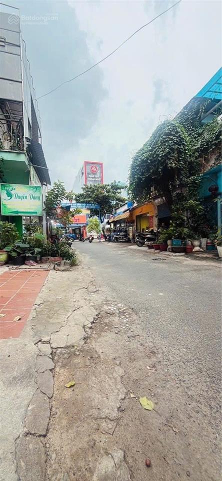 Mtkd ngay gò dầu, cầu xéo  sát ngã 4  ngang hơn 4m, sổ đẹp, hết lg  giá tốt  hơn 11t xíu