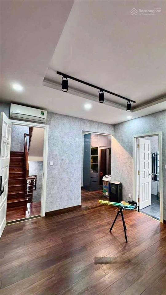 Bt vip, căn góc ko lg  khu vip sân bay, ngay bạch đằng  4 tầng cực đẹp, nt xịn  hơn 14tỷ