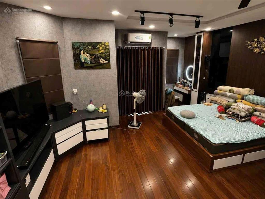 Bt vip, căn góc ko lg  khu vip sân bay, ngay bạch đằng  4 tầng cực đẹp, nt xịn  hơn 14tỷ