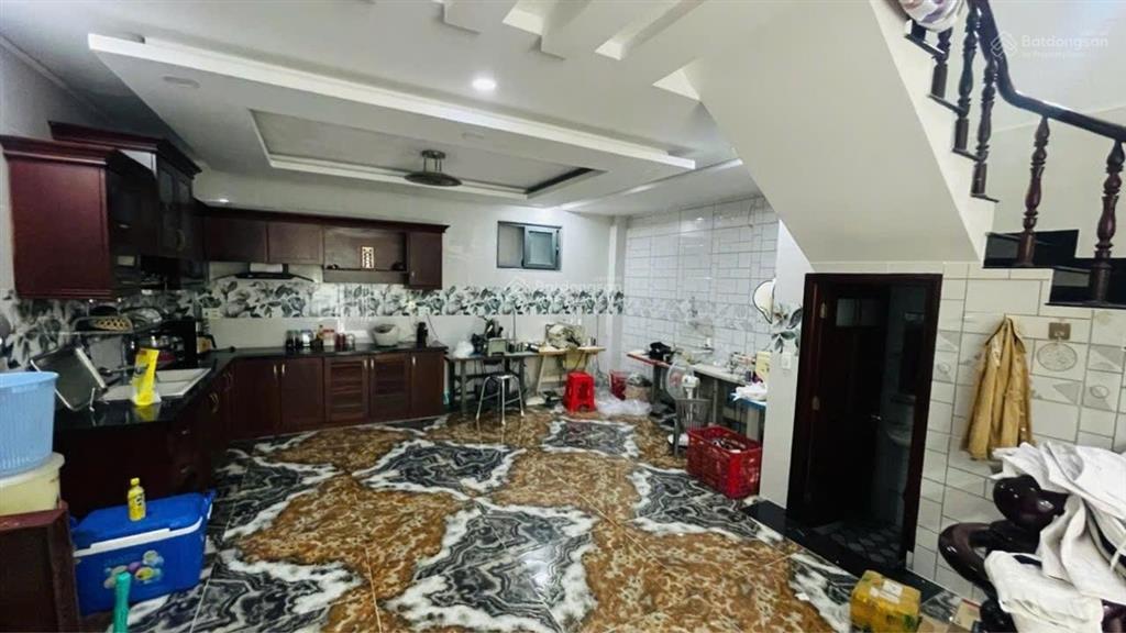 Bán nhà tân hương, độc lập, đàm thận huy  ngang 6m, gần 80m2  5 tầng ở ngay  hơn 9t