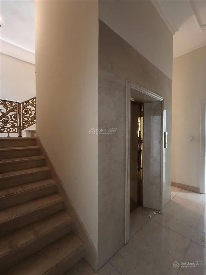 Mặt tiền nguyễn tri phương, p.9, quận 5  dt 5.5m x 20m  6 tầng tm  giá 55 tỷ  hđt 120tr