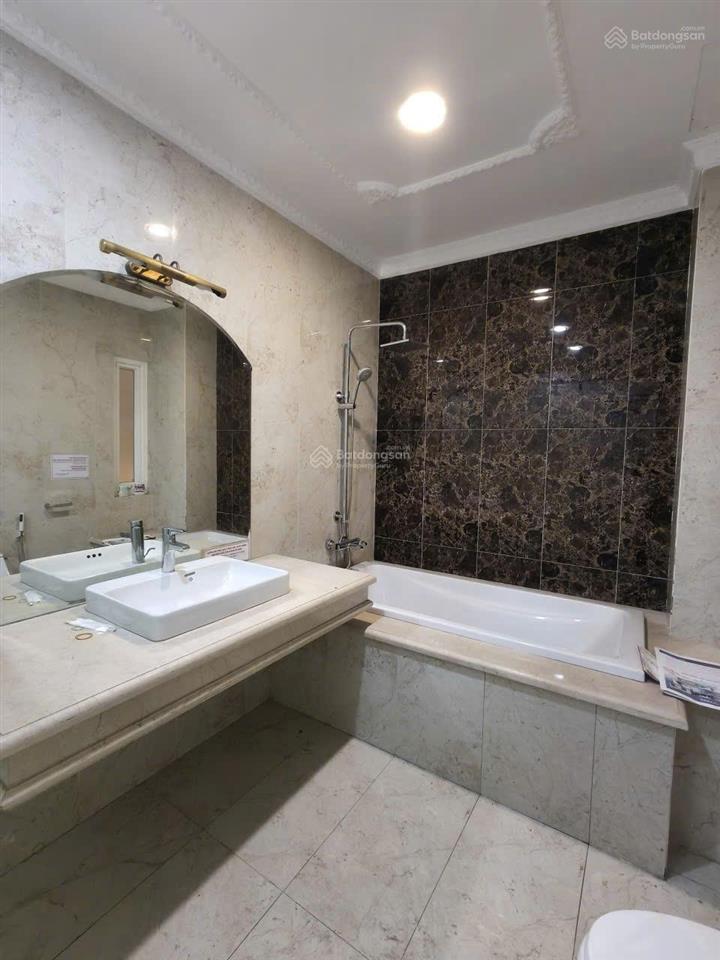 Mặt tiền nguyễn tri phương, p.9, quận 5  dt 5.5m x 20m  6 tầng tm  giá 55 tỷ  hđt 120tr