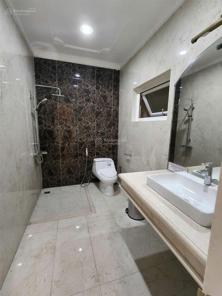 Mặt tiền nguyễn tri phương, p.9, quận 5  dt 5.5m x 20m  6 tầng tm  giá 55 tỷ  hđt 120tr