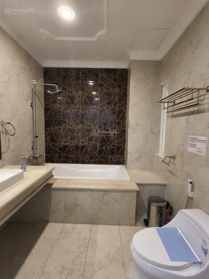 Mặt tiền nguyễn tri phương, p.9, quận 5  dt 5.5m x 20m  6 tầng tm  giá 55 tỷ  hđt 120tr