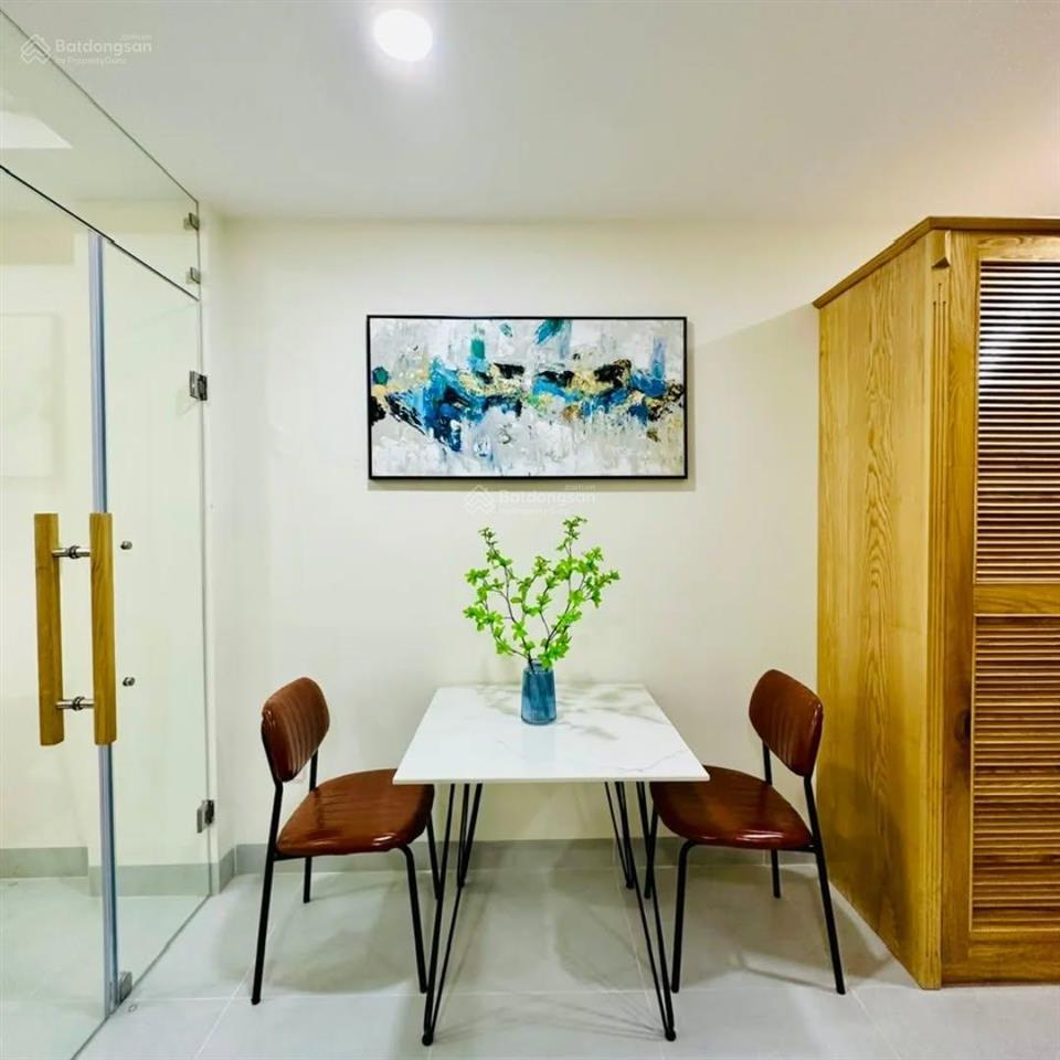 Toà chdv cao cấp  hầm/8 tầng  hxh võ thị sáu, q.1  dt 4,2m x 26m  giá 2x tỷ  hđt 100tr