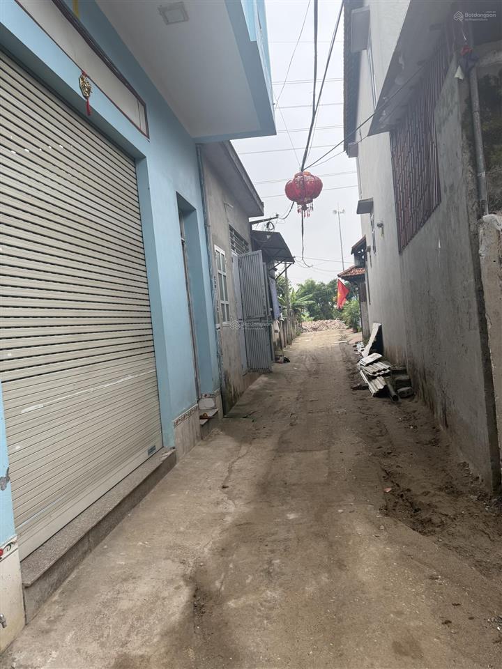 Hơn 3 tỷ nhà cấp 4 mới tinh đầy đủ công năng, ngõ thông ô tô đỗ cửa cách trung tâm 2km 0788 335 ***
