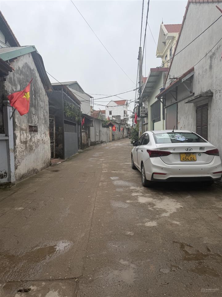 Hơn 3 tỷ nhà cấp 4 mới tinh đầy đủ công năng, ngõ thông ô tô đỗ cửa cách trung tâm 2km 0788 335 ***