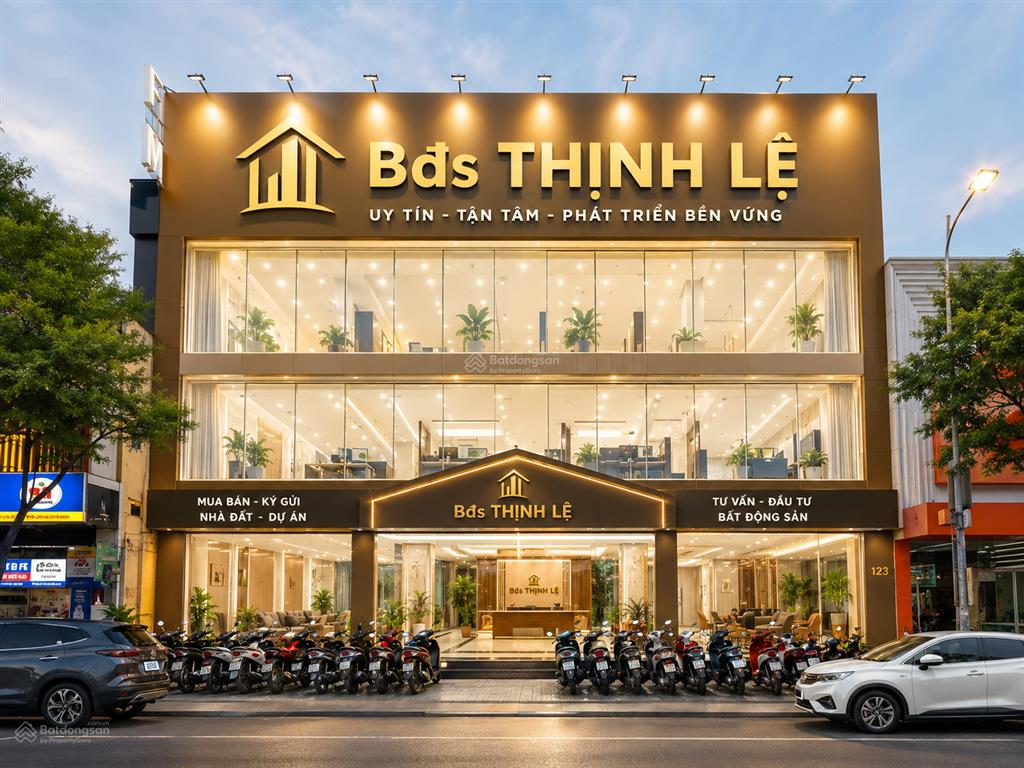 Cho thuê nhà 3 tầng mặt tiền lê duẩn, vị trí đẹp gần chợ đêm ( hàng hiếm duy nhất còn lại )