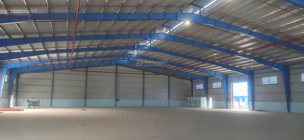 Diện tích tổng 10.000m2, cắt lẻ cho thuê từ 2000m2 trở lên, đa diện tích, ngay sát kcn rạch bắp