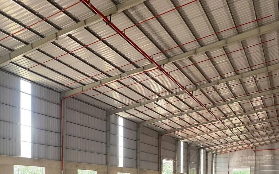 Tổng đất 5800m2, xưởng 3400m2, mới đẹp gần hoàn thiện cho thuê tại tân uyên, giá tốt