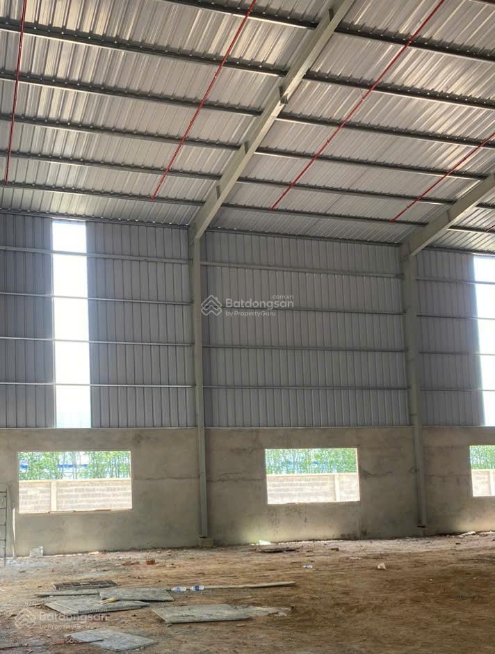 Tổng đất 5800m2, xưởng 3400m2, mới đẹp gần hoàn thiện cho thuê tại tân uyên, giá tốt