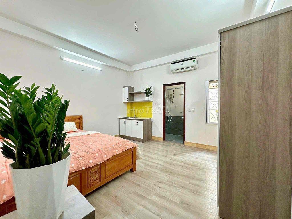 🔥Căn Hộ Mới Cửa Sổ Thoáng Full Nội Thất Ngay Sân Bay CV Gia Định