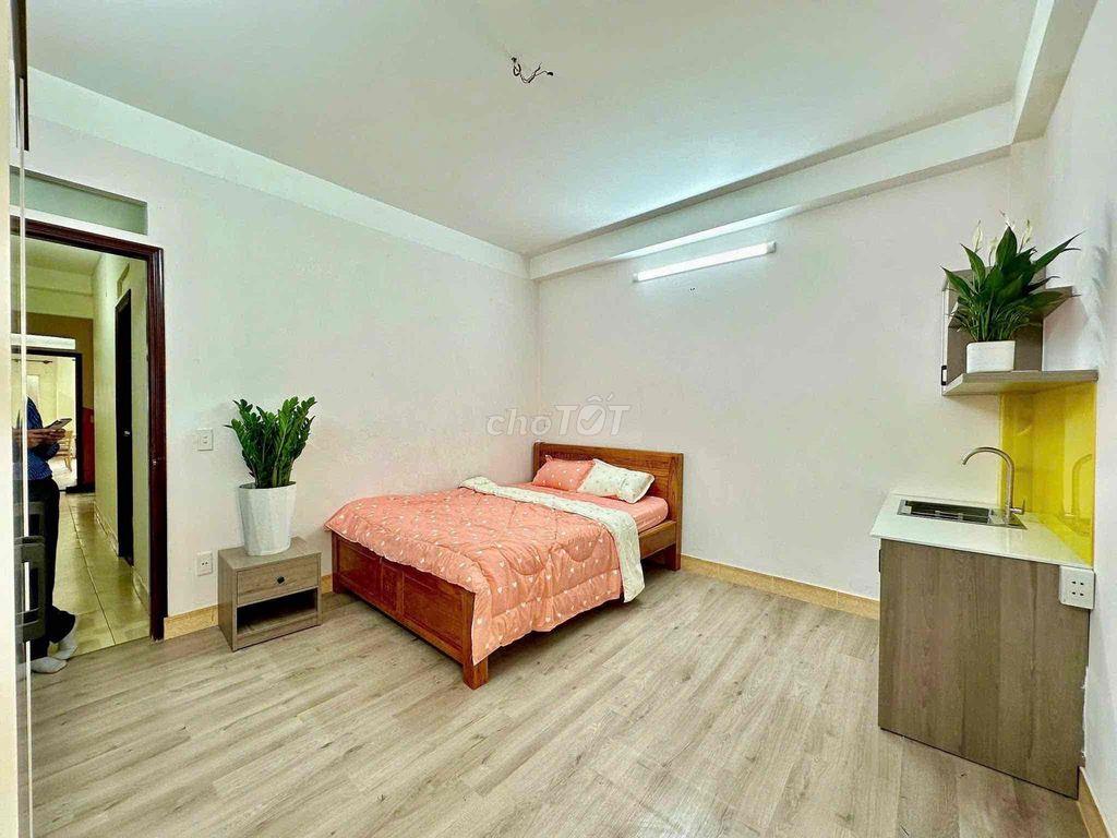 🔥Căn Hộ Mới Cửa Sổ Thoáng Full Nội Thất Ngay Sân Bay CV Gia Định