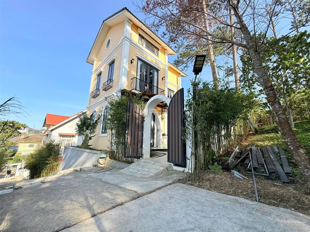 Bán villa khe sanh đẹp view đẹp dt 733.2m2 đất ở đô thị 211,8m2 giá 16 tỷ