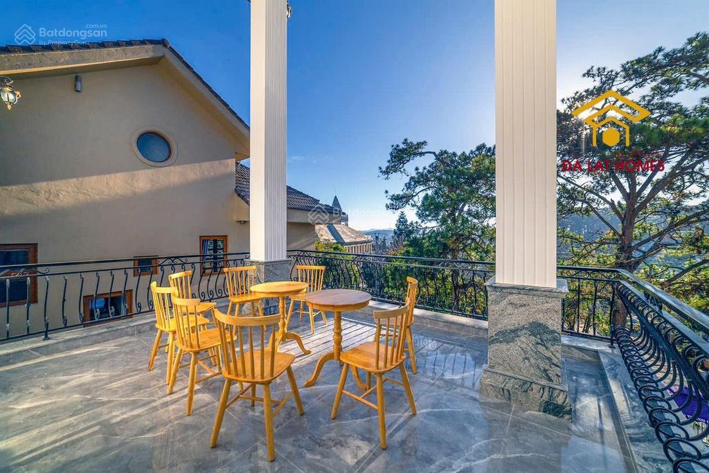 Bán khách sạn triệu việt vương đà lạt 85 tỷ mặt tiền, đẹp ,hiện đại view thoáng