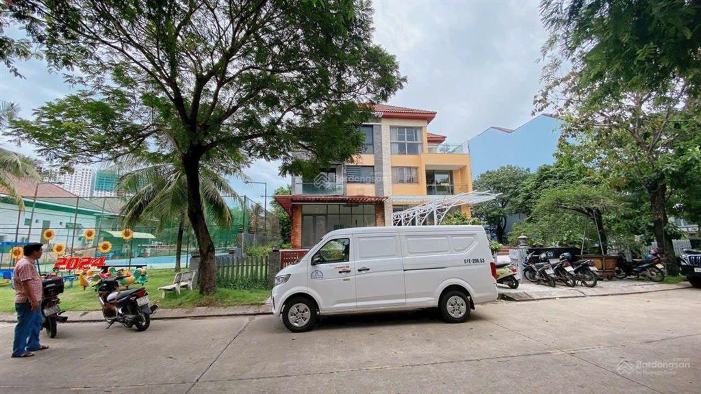 16ty  291m2  biệt thự. 3 tầng  ngang 9m  khu compound vip  qlo 13  hiệp bình  thủ đức