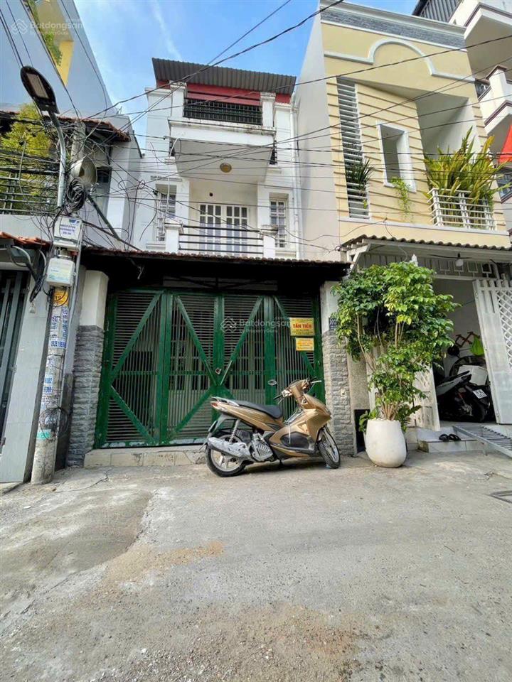 Ngay chợ hiệp bình  sát gigamall  phạm văn đồng  nhà 3 tầng hẻm xe hơi  63m2 giá 6ty1