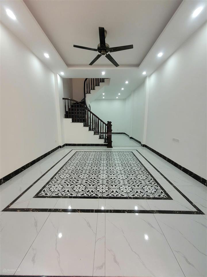 Chủ cần tiền hạ giá bán gấp nhà 50m xây 5 tầng, ngõ oto giá tham khảo tốt trong khu vực