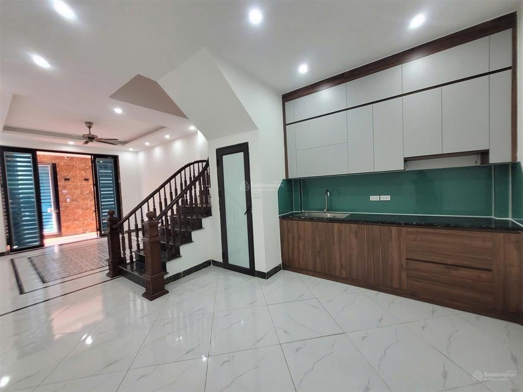 Chính chủ bán nhà phường chương mỹ, 32m, lô góc, 5 tầng, oto đỗ cửa giá phù hợp thị trường.