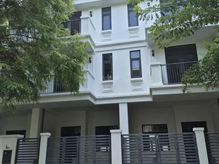 Bán nhà phố lavida vũng tàu gần hồ đã có sổ hồng. diện tích 5x17,5m