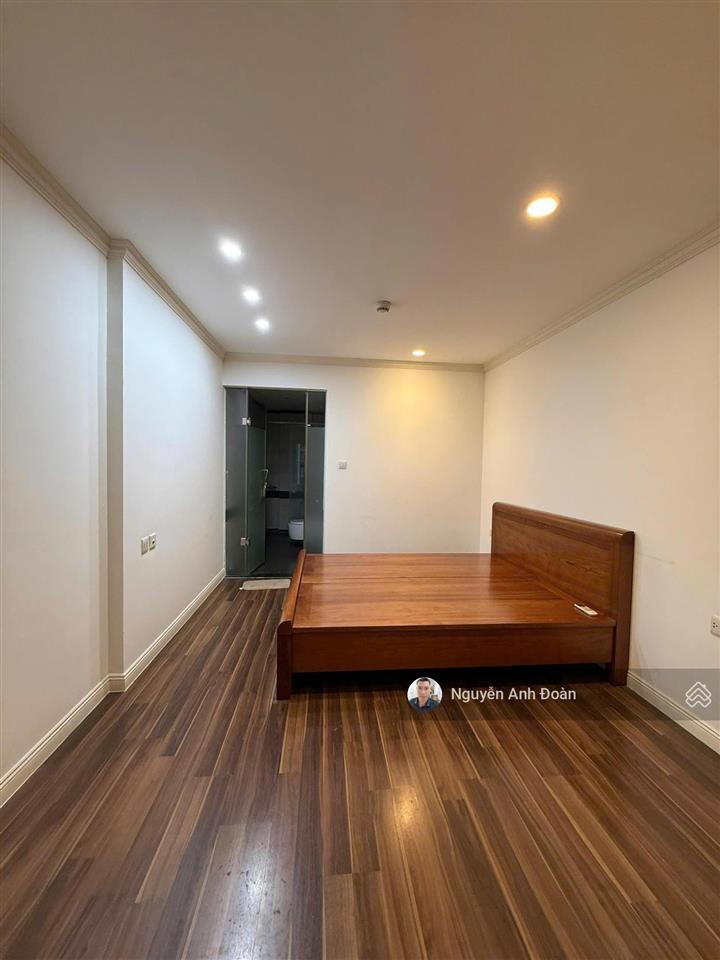 Cho thuê căn hộ 3pn  118m2 tòa b thăng long no1. 20tr/tháng. full đồ.  0985 222 ***