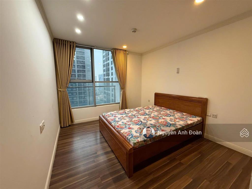 Cho thuê căn hộ 3pn  118m2 tòa b thăng long no1. 20tr/tháng. full đồ.  0985 222 ***