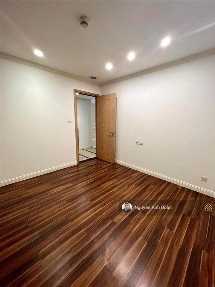 Cho thuê căn hộ 3pn  118m2 tòa b thăng long no1. 20tr/tháng. full đồ.  0985 222 ***