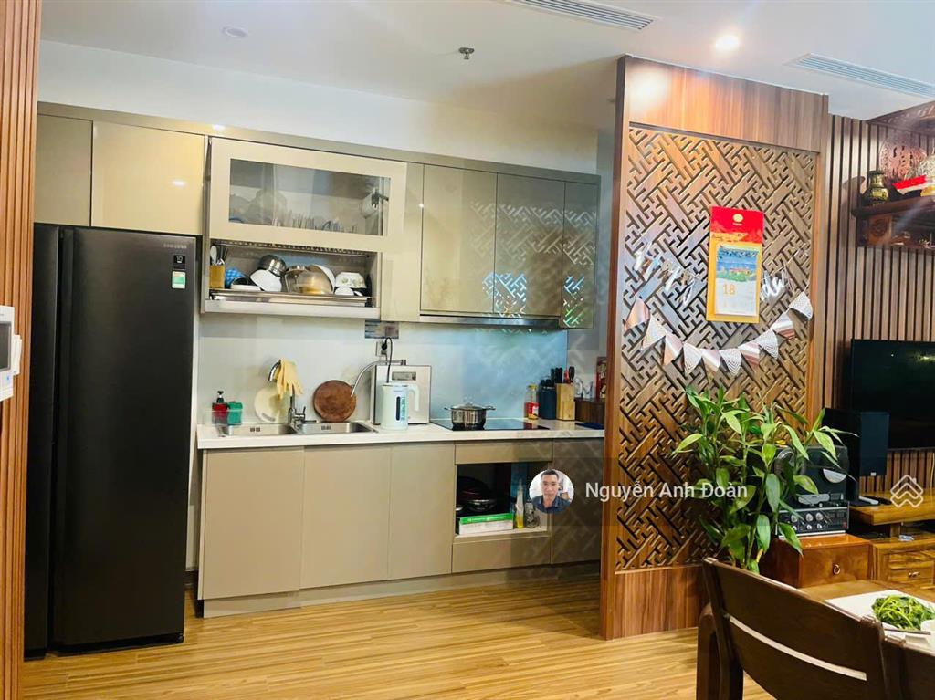 Cho thuê căn hộ 63m²  2pn 2vs tòa w3 tầng trung west point. giá 19tr/tháng.  0985 222 ***