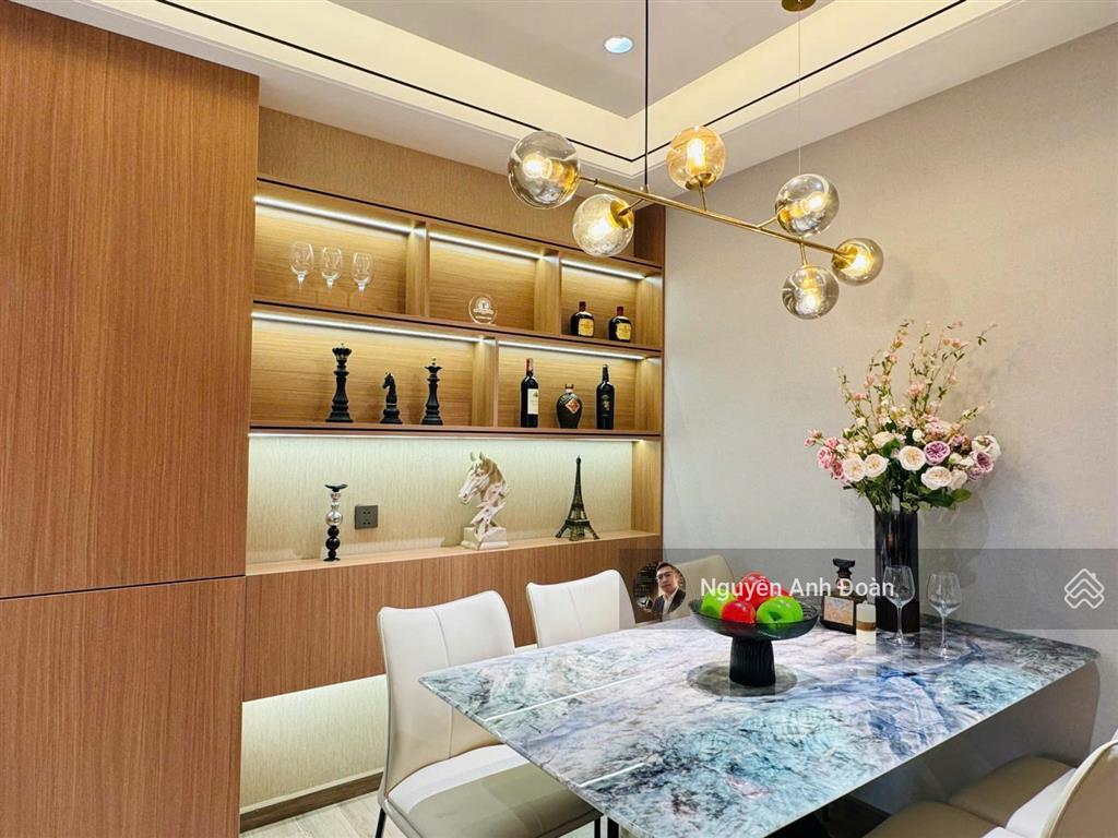 Chính chủ bán căn hộ 133m2 tòa n07 thành thái. full đồ. giá 12,5 tỷ.  0985 222 ***