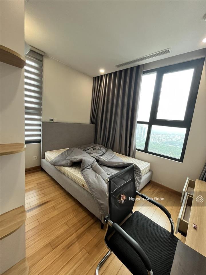 Chính chủ bán căn hộ 67m2  2pn2vs tòa ct1b. full đồ. giá 5.3 tỷ.  0985 222 ***