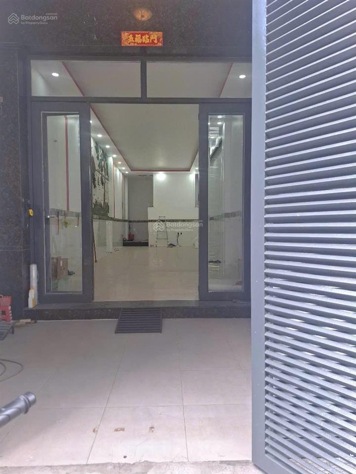 Cho thuê nhà 1 trệt 3 lầu hẻm thông thoáng thích hợp làm nghề
