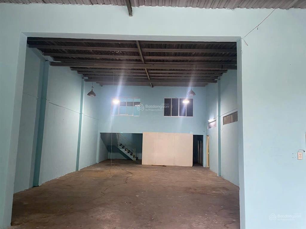 Cho thuê nhà kho xưởng gần ngã 5 mặt tiền đường hẻm xe tải quay đầu