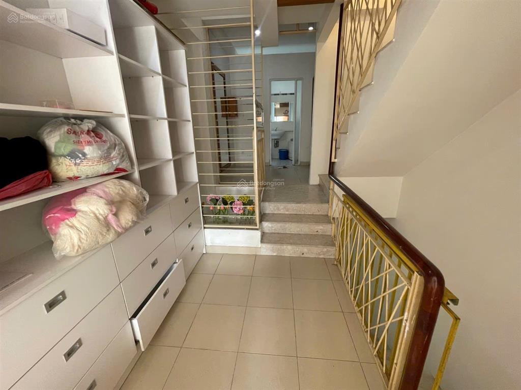 45m2 xe hơi ngủ trong nhà q10 cạnh vạn hạnh mallđường xe tải tránh 8m nhựa  5pn ở và kinh doah