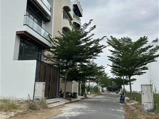 6tỷ500, 80m2 lô đất hot nhất khu vực nhà phố kdc saigon south village, lê văn lương